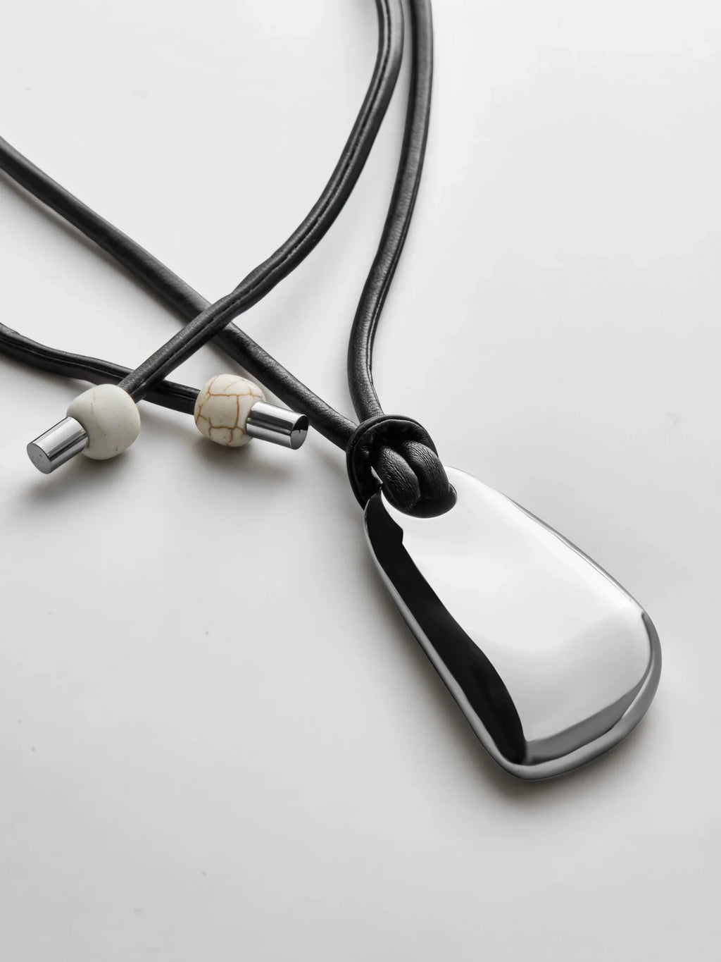 TALLULAH PENDANT NECKLACE