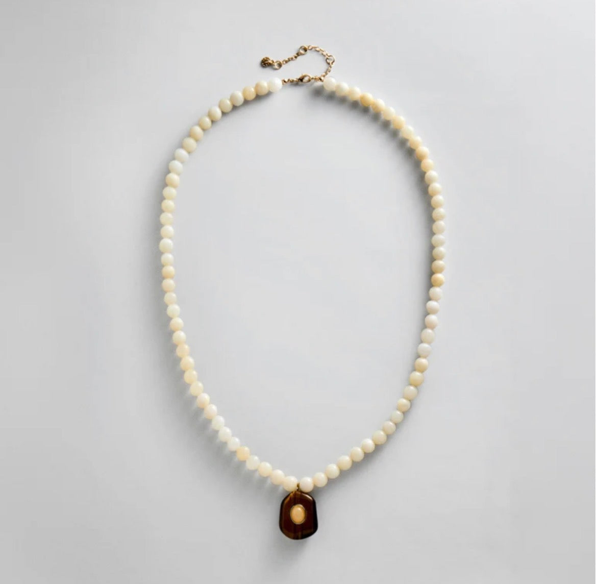 JANELLE NECKLACE - IVORY