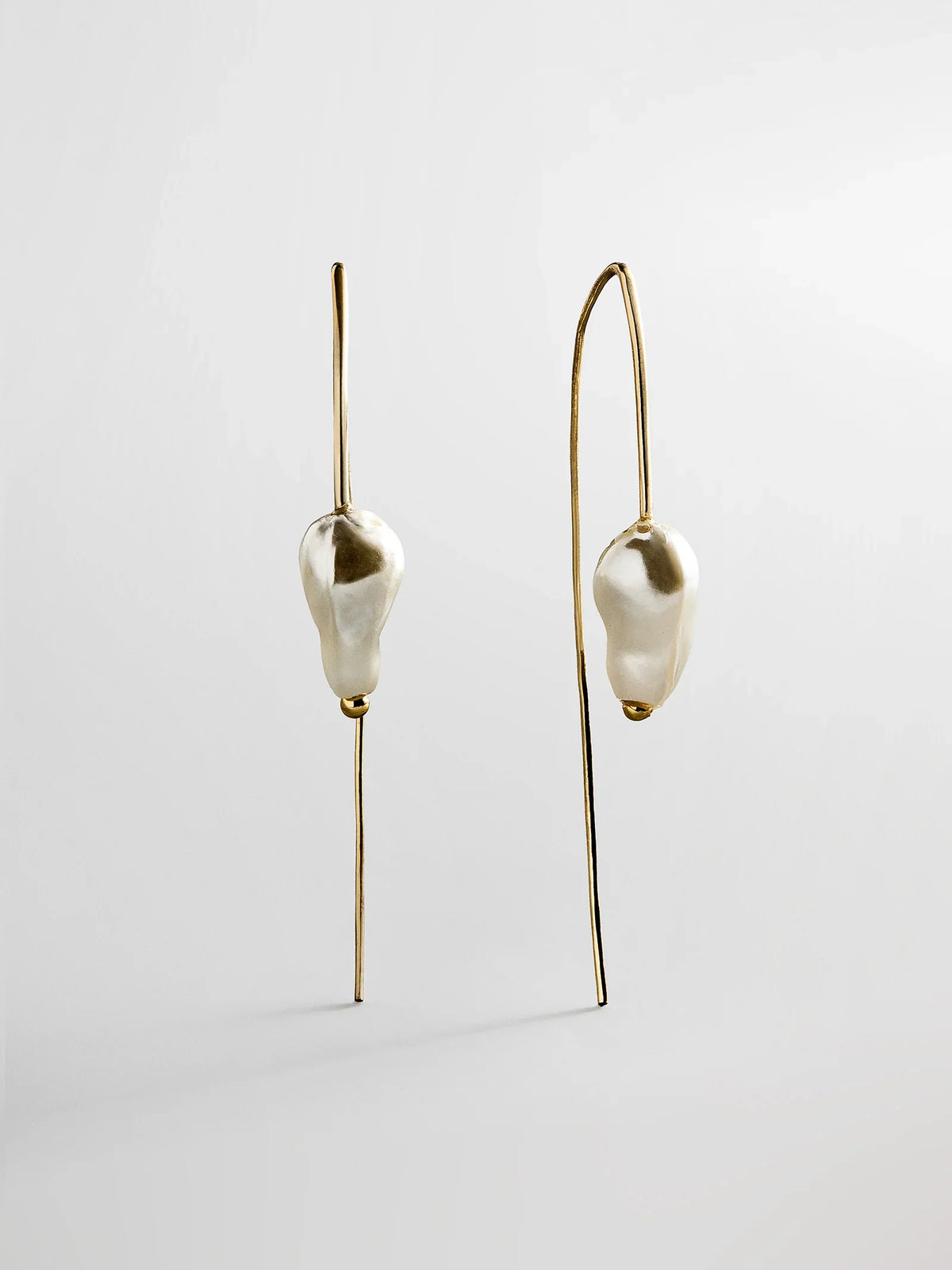 TEAGAN THREADED PEARL EARRINGS